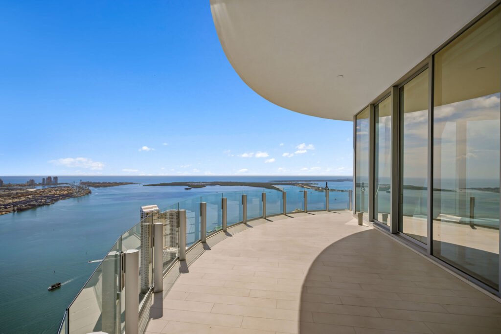 26-aston-martin-residences-miami-penthouse