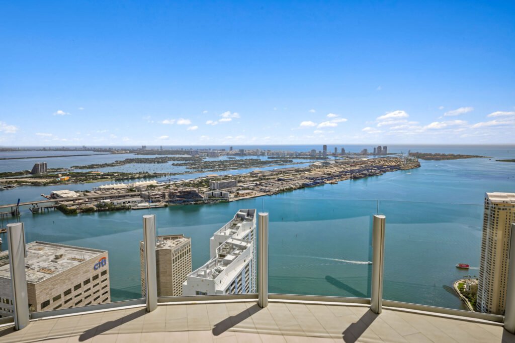 27-aston-martin-residences-miami-penthouse