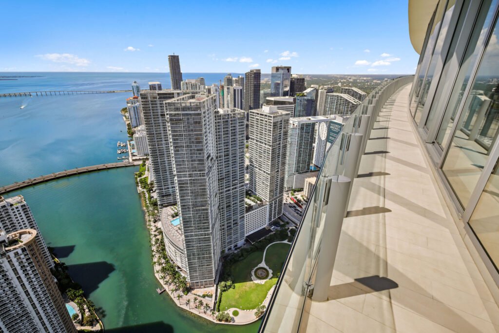 28-aston-martin-residences-miami-penthouse