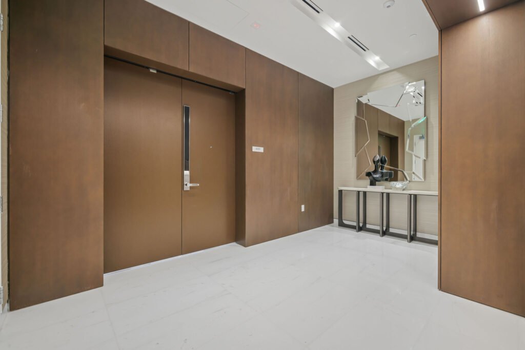 7-aston-martin-residences-miami-penthouse